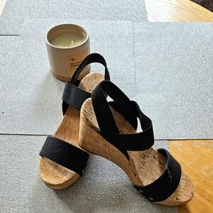 Lucky brand women's heeled "sandals".